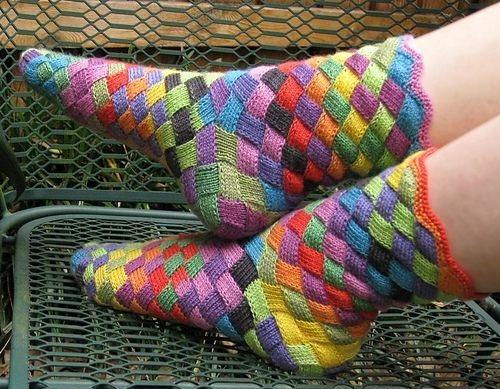 Цветные носочки спицами