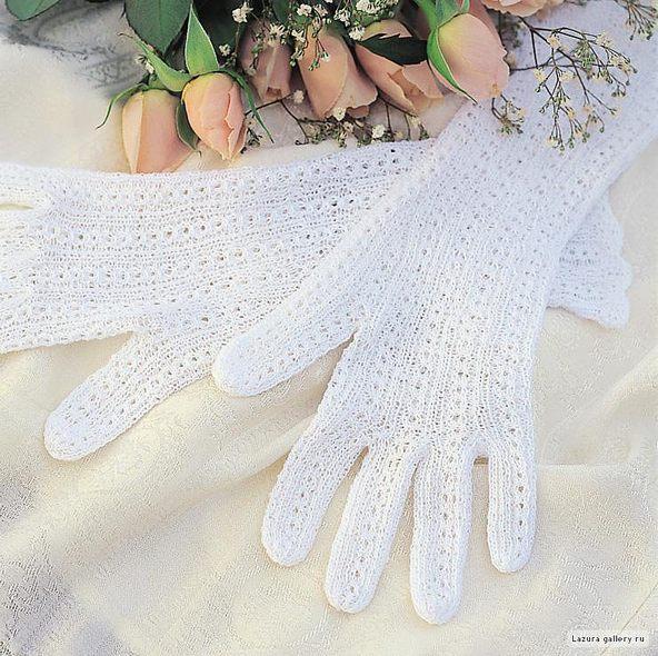 Женские перчатки: подробное описание вязания спицами + схема